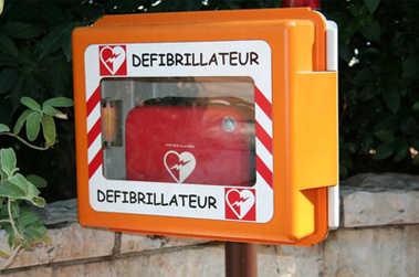 defibrillateur secourisme